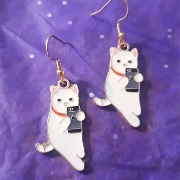 Cat Earrings   - Picture 3 of 5